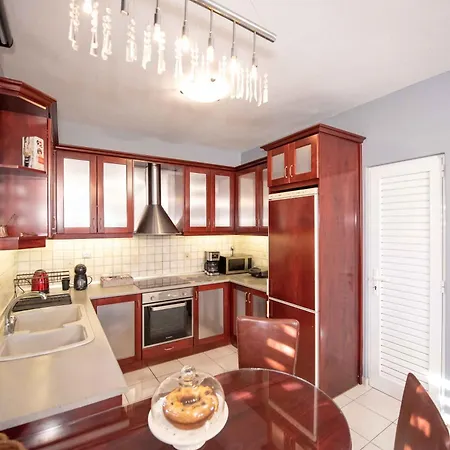 Villa Dana's Luxury Maisonette