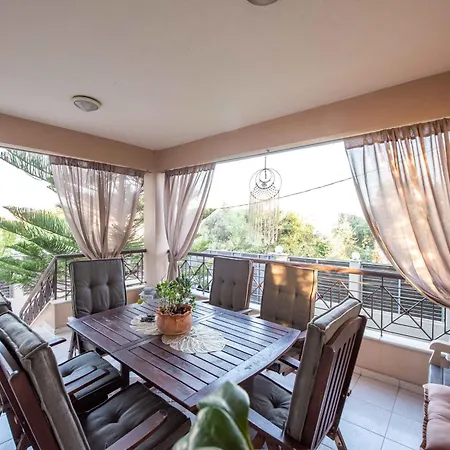 Dana's Luxury Maisonette Villa