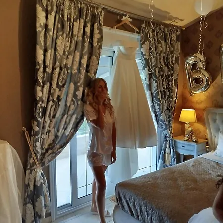 Dana's Luxury Maisonette *