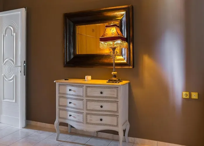 Dana's Luxury Maisonette Villa *