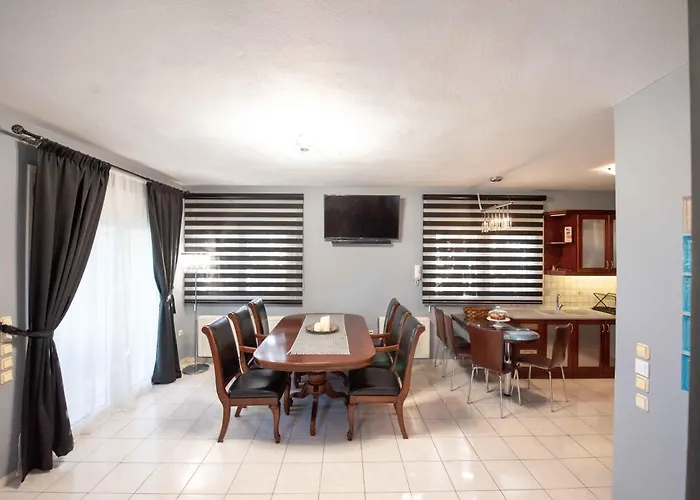 Villa Dana's Luxury Maisonette *