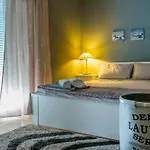 Dana's Luxury Maisonette