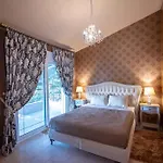 Dana's Luxury Maisonette *