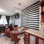 Dana's Luxury Maisonette