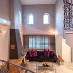 Dana's Luxury Maisonette Villa