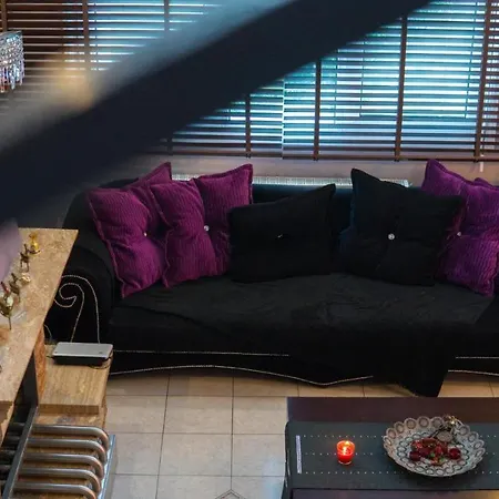 Dana's Luxury Maisonette