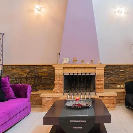 Dana's Luxury Maisonette *