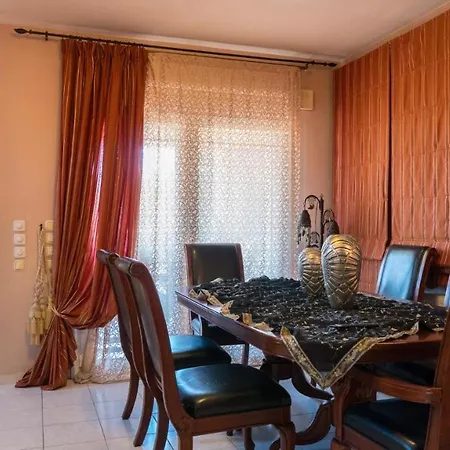 Dana's Luxury Maisonette