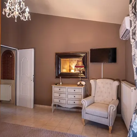 Villa Dana's Luxury Maisonette Volos