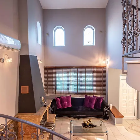 Dana's Luxury Maisonette Villa