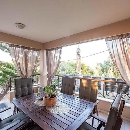 Dana's Luxury Maisonette Βίλα Βόλος