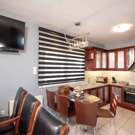 Dana's Luxury Maisonette *